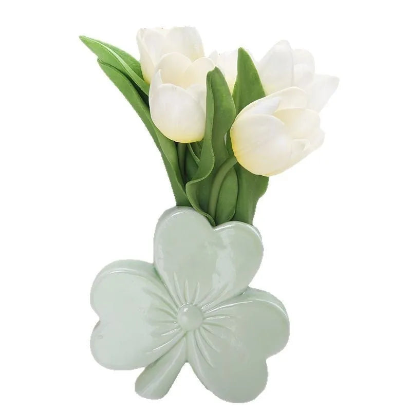 Clover design ceramic vase in European style for desktop decoration