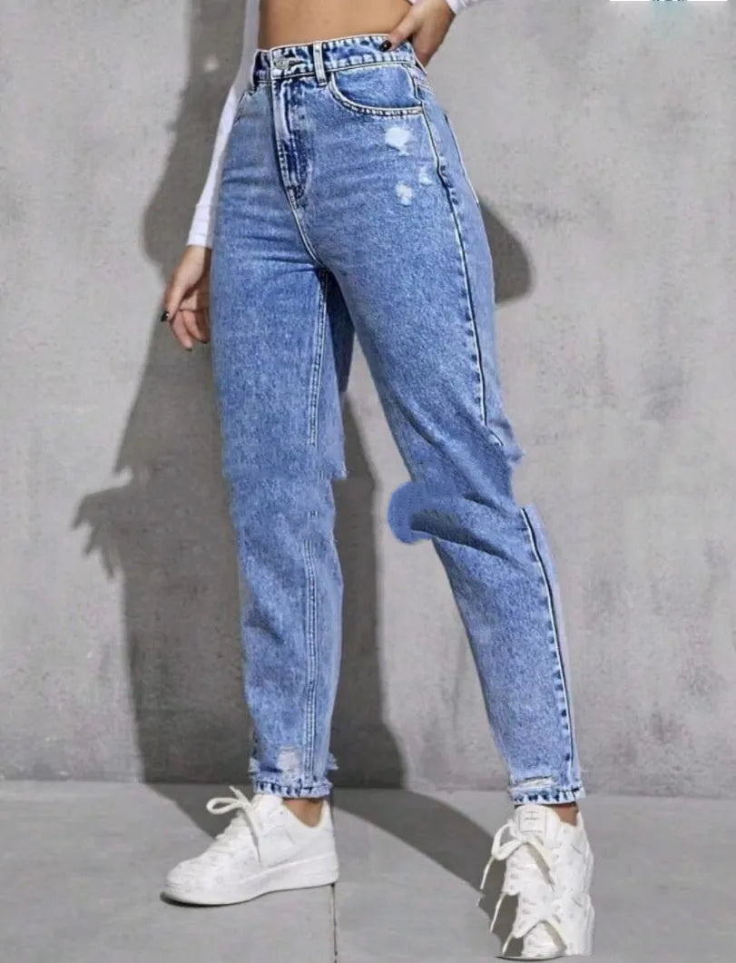 Women's ripped washed skinny jeans in light blue with nine-part calf length, high waist, cotton denim stretch fabric